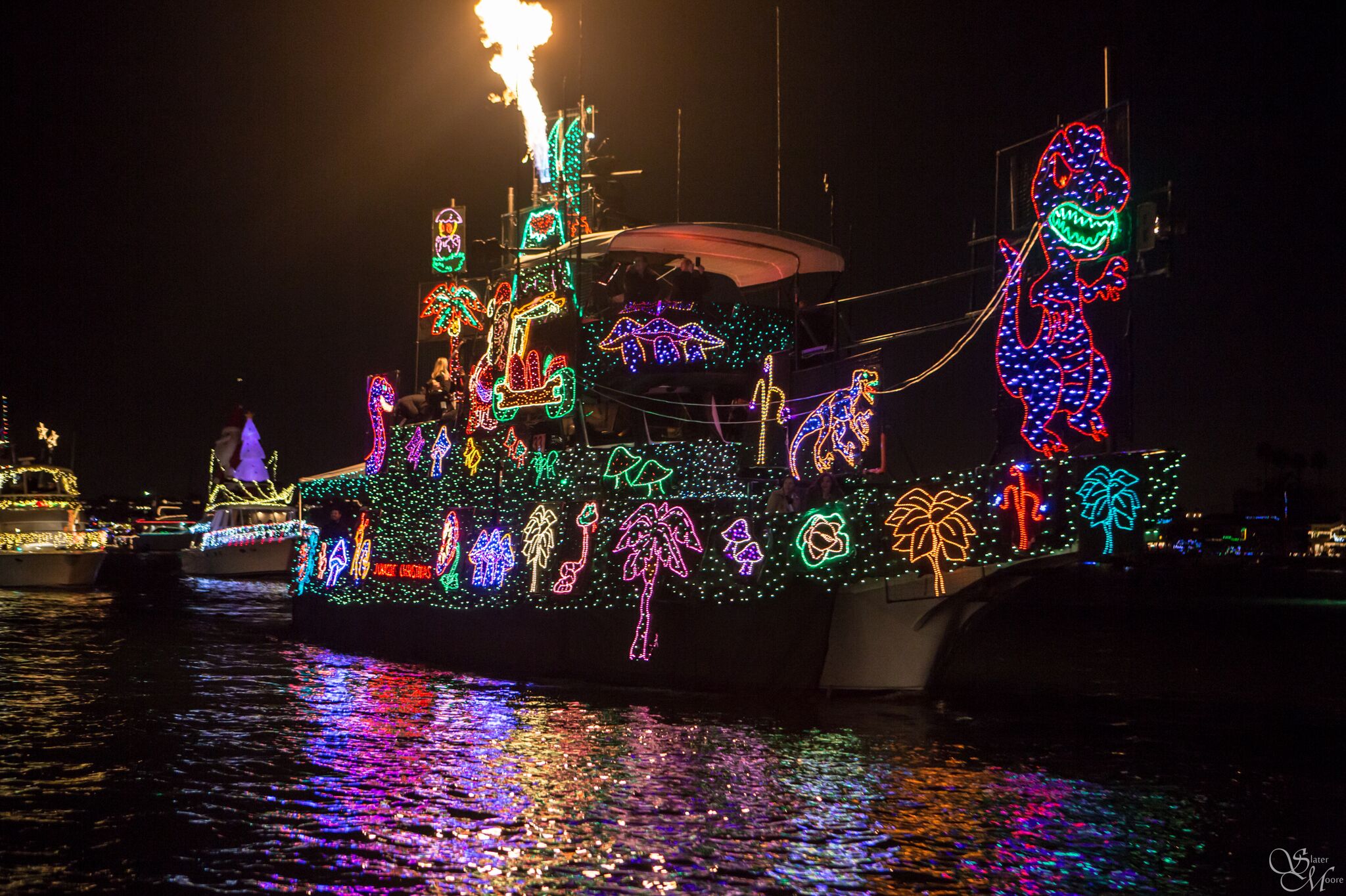 during the 108th annual newport beach christmas boat parade newport harbor comes alive with holiday decor homes yachts docks whole landscapes are - Newport Beach Christmas Lights Cruise during the 108th annual newport beach christmas boat parade newport harbor comes alive with holiday decor homes yachts docks whole landscapes are - Newport Beach Christmas Lights Cruise